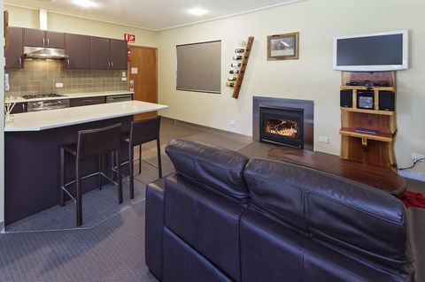 Kickenback Studio - Contemporary Accommodation In The Heart Of Crackenback - Melbourne Tourism 2