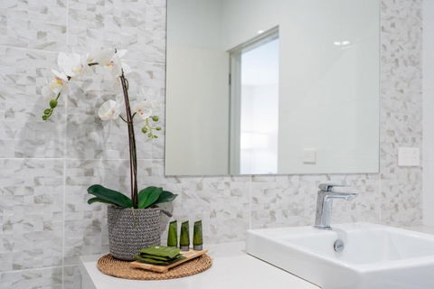 CENTRAL NO 5 LUXURY APARTMENT - Melbourne Tourism 4