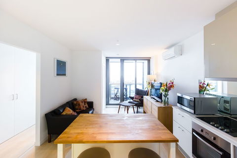 EVA, 1BDR Melbourne Apartment - Melbourne Tourism 3