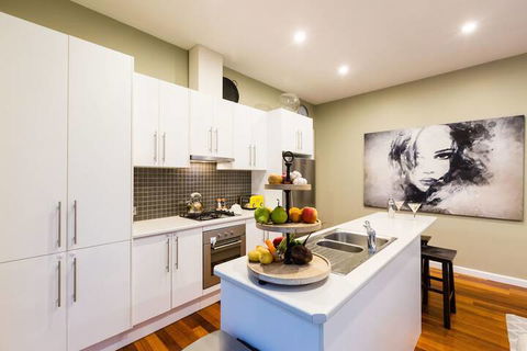 ELISE, 2BDR Windsor House - Melbourne Tourism 2