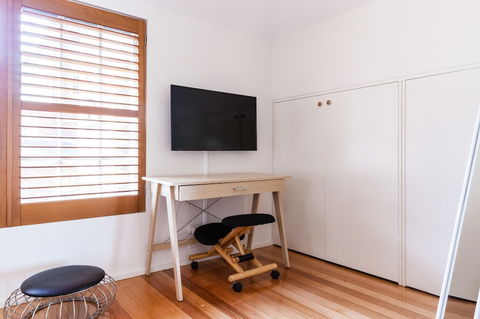 VERA, 1BDR South Melbourne Apartment - Melbourne Tourism 2