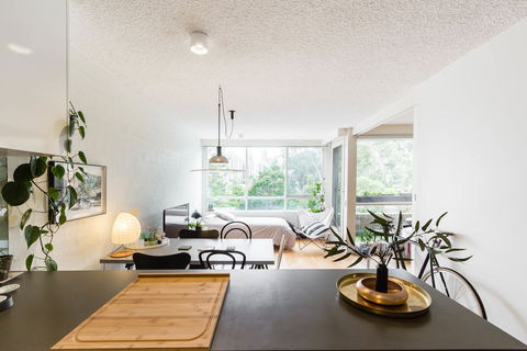 ISAAC, 1BDR South Melbourne Apartment - Melbourne Tourism 2