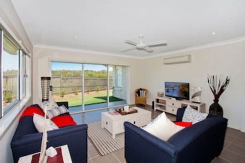 SALTY PAUSE At BONDI HOUSE - Melbourne Tourism 0