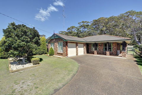 The Bay House 48 Government Road - Melbourne Tourism 5