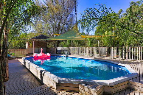 Elk Estate - Melbourne Tourism 4
