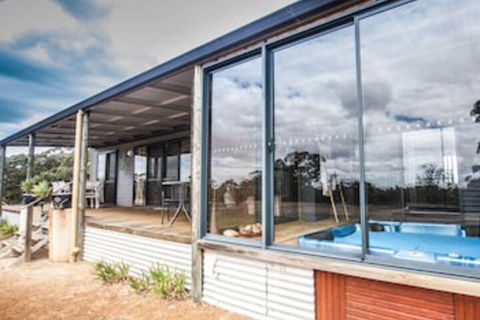 Cloud Nine Spa Chalets - Melbourne Tourism 0