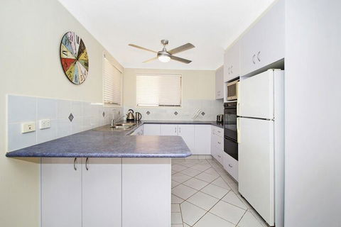 KINGSCLIFF HOLIDAY HOME On The HILL SYDS VIEW - Melbourne Tourism 5