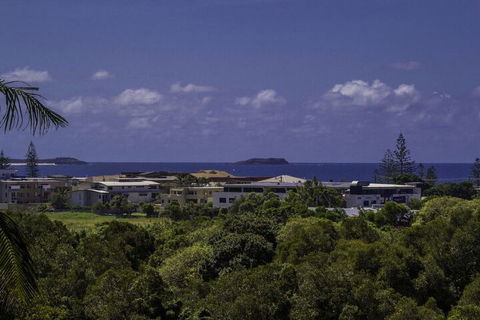 KINGSCLIFF HOLIDAY HOME On The HILL SYDS VIEW - Melbourne Tourism 2
