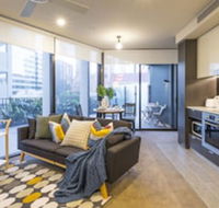 Homely Apartment at CBD Queen St - Melbourne Tourism