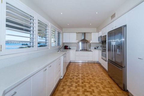 Waterfront Wonderland Foreshore Drive 41 - Melbourne Tourism 4