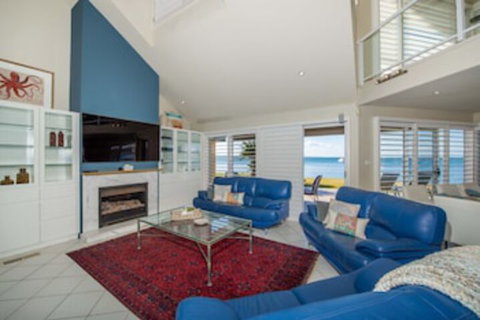 Waterfront Wonderland Foreshore Drive 41 - Melbourne Tourism 0