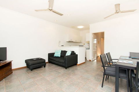 Cable Beach Apartments - Melbourne Tourism 3