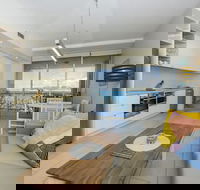 1 Bright Point Apartment 2203 - Melbourne Tourism