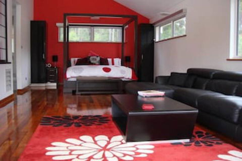 Silkwood Estate - Melbourne Tourism 0