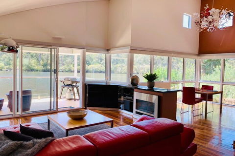 Silkwood Estate - Melbourne Tourism 5
