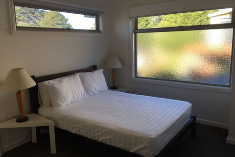 Aquawaters House By Barefoot Beach Stays - Melbourne Tourism 3