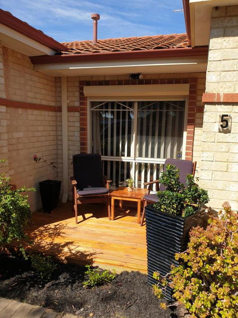 Beachside Retreat - Melbourne Tourism 4