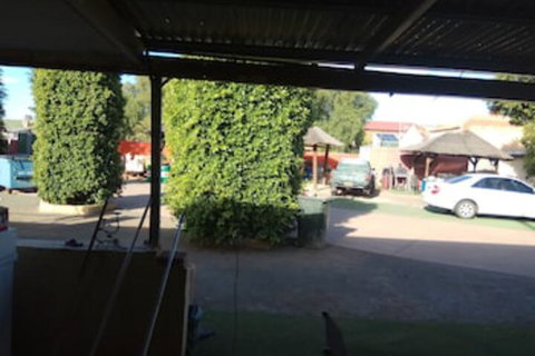 Burt Street Gardens - Melbourne Tourism 0