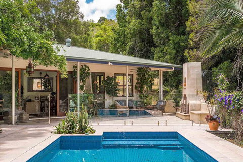 Casa Serena - Melbourne Tourism 5