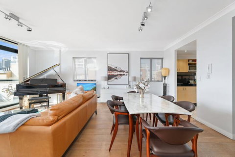 Darling Harbour Penthouse Views & Hot Tub - Melbourne Tourism 6