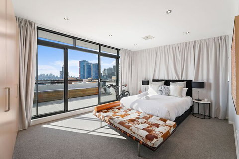 Darling Harbour Penthouse Views & Hot Tub - Melbourne Tourism 3