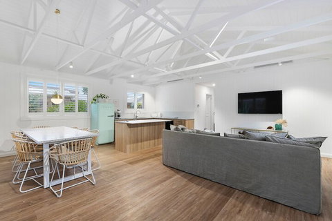 A PERFECT STAY Sunset Beach Summer Breeze - Melbourne Tourism 5