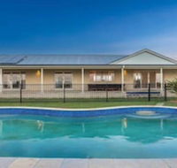 Your Luxury Escape Byron Sunset Breeze - Melbourne Tourism