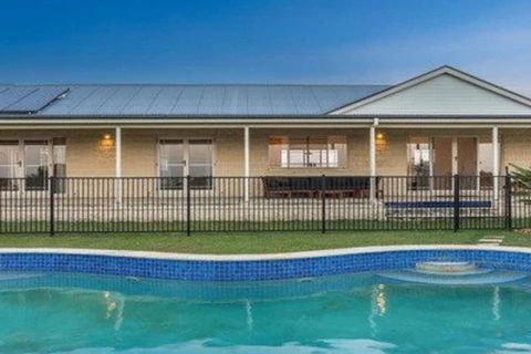 Your Luxury Escape Byron Sunset Breeze - Melbourne Tourism 3