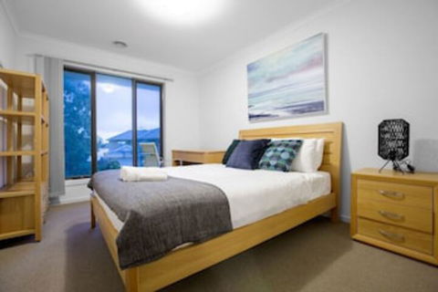 104 Sanctuary Lake Donatella Retreat - Melbourne Tourism 0