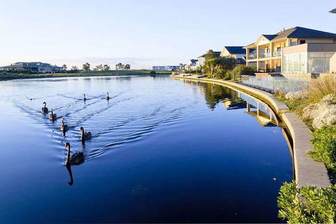 104 Sanctuary Lake Donatella Retreat - Melbourne Tourism 2