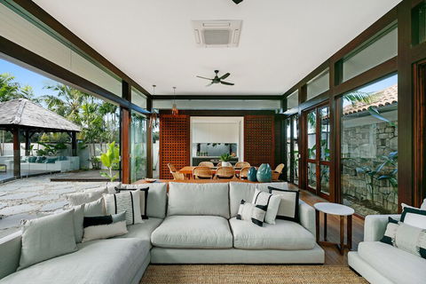 ESPRIT 2 PALM COVE BRAND NEW - Melbourne Tourism 3