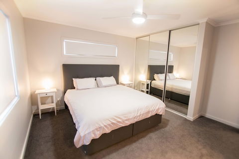 Wellington Lake Retreat - Melbourne Tourism 3