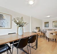 HomeHotel Luxury Close to Train Station - Melbourne Tourism
