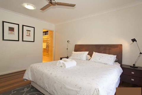 Hibiscus House Sawtell NSW - Melbourne Tourism 6