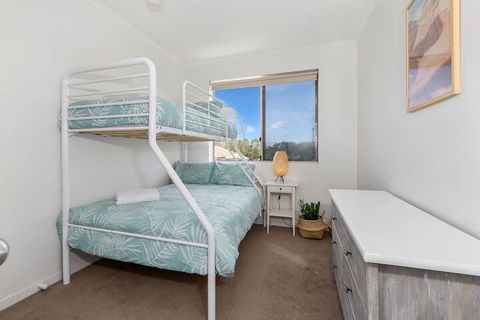 BEACH BLISS LUXURIOUS APARTMENT With POOL - Melbourne Tourism 6