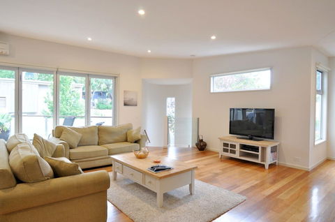 LA MER Centrally Located Free Wifi - Melbourne Tourism 1