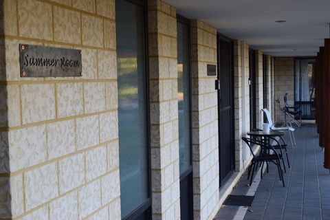 Eagle Bay House - Melbourne Tourism 0