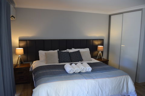 Eagle Bay House - Melbourne Tourism 3