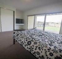 Wenneelys 26 / 45 St. Andrews Boulevard - Melbourne Tourism