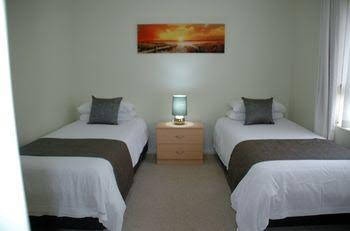 Beachside Apartment - Melbourne Tourism 0