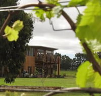 Bettenay Loft Spa Apartment  Lakeview Chalets - Melbourne Tourism