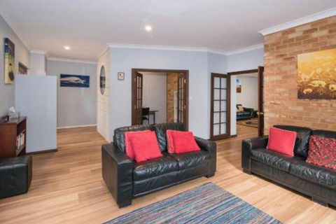 Family Friendly Holiday Haven - Melbourne Tourism 5