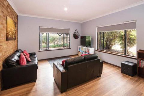 Family Friendly Holiday Haven - Melbourne Tourism 7