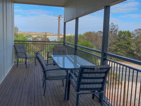 Longbeach House - Melbourne Tourism 2