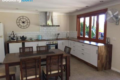 Takura Heights Modern Country Apartment With Pool Access - Melbourne Tourism 0