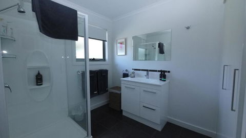 Stylish Holiday Unit - Melbourne Tourism 2