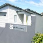 Stylish Holiday Unit - Melbourne Tourism 0