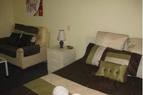 Twin Pines Motel - Melbourne Tourism 4