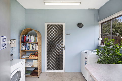 Hamilton Lakeside Motel - Melbourne Tourism 3