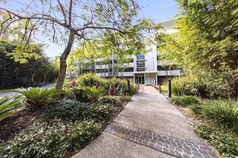 Oaks Brisbane Mews Suites - Melbourne Tourism 1